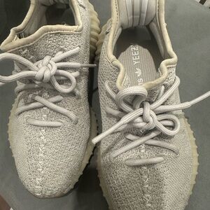 Yeezy Gray Athletic Shoes